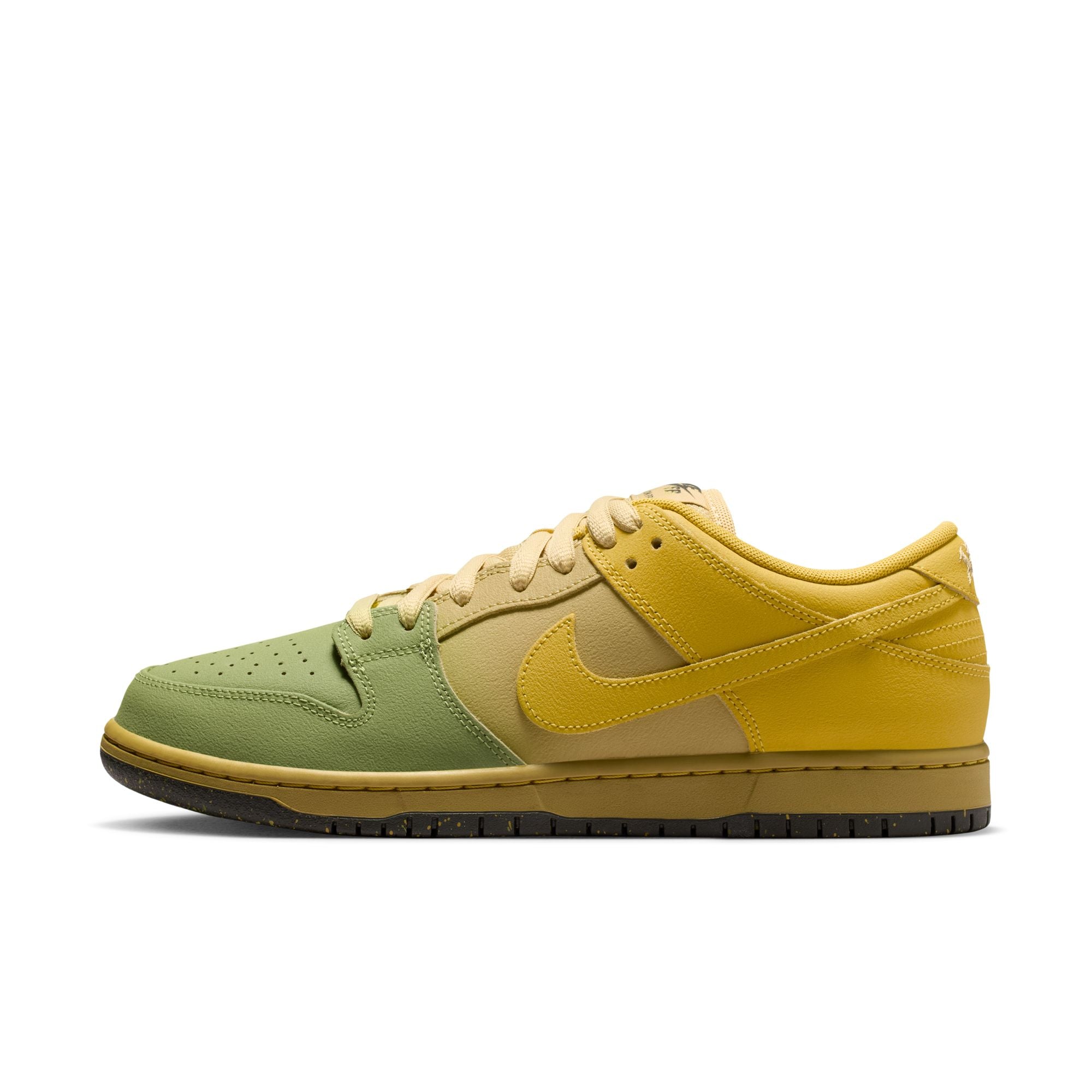 Nike SB Dunk Low Pro WC Saffron Quartz "Hatch Chili"