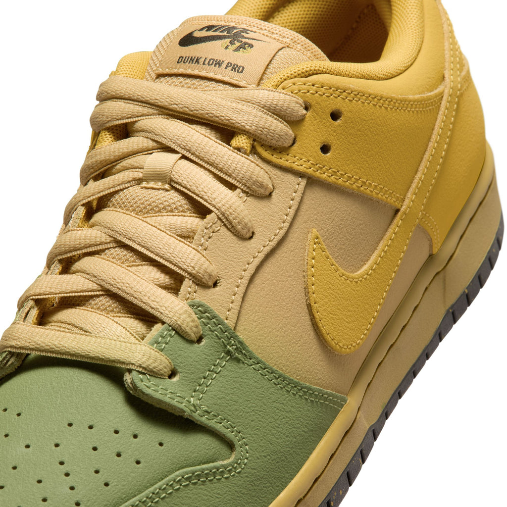 Nike SB Dunk Low Pro WC Saffron Quartz "Hatch Chili"